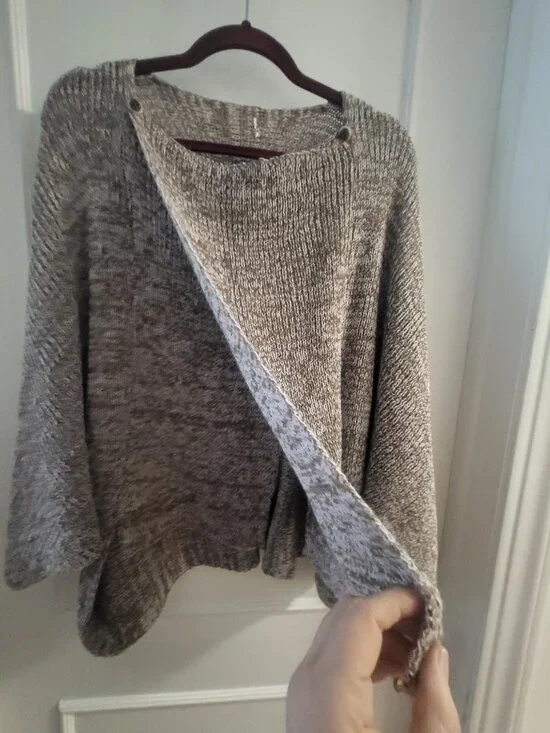 NWOT Cozy Chunky Marled Knit Poncho Sweater – Oversized Sleeve – One Size/Larg - Picture 3 of 5